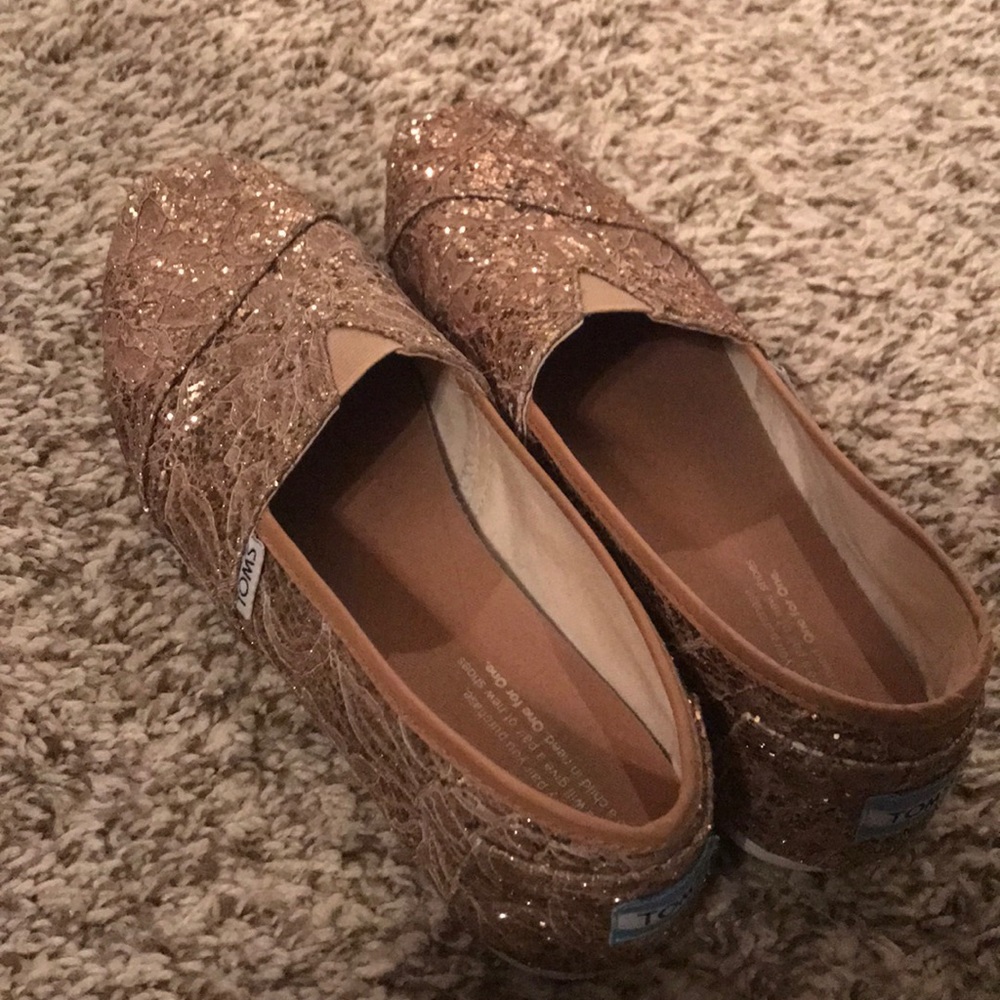Gold lace TOMS